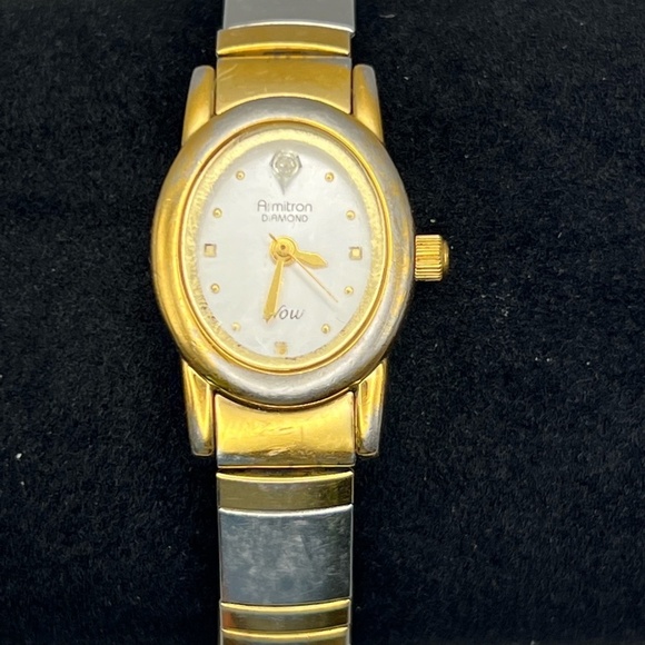 ARMITRON NOW Diamond Vintage Gold and Silver Flexible Bracelet Working - Picture 5 of 7